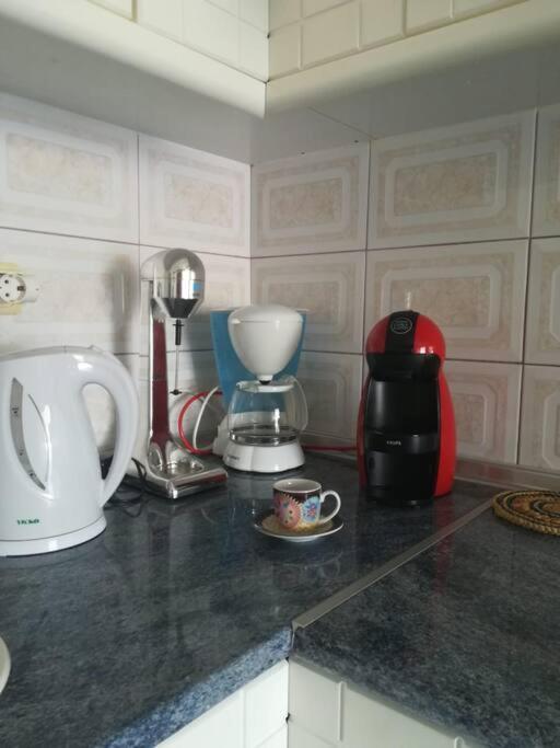 Sunflower Apartment Néa Péramos Екстериор снимка