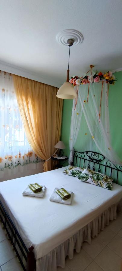 Sunflower Apartment Néa Péramos Екстериор снимка