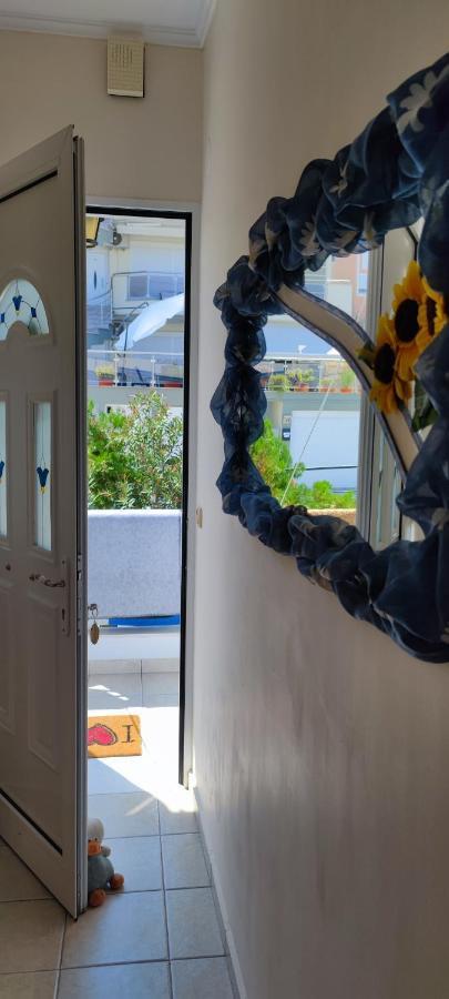 Sunflower Apartment Néa Péramos Екстериор снимка