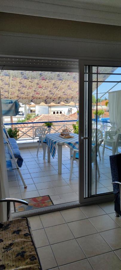 Sunflower Apartment Néa Péramos Екстериор снимка