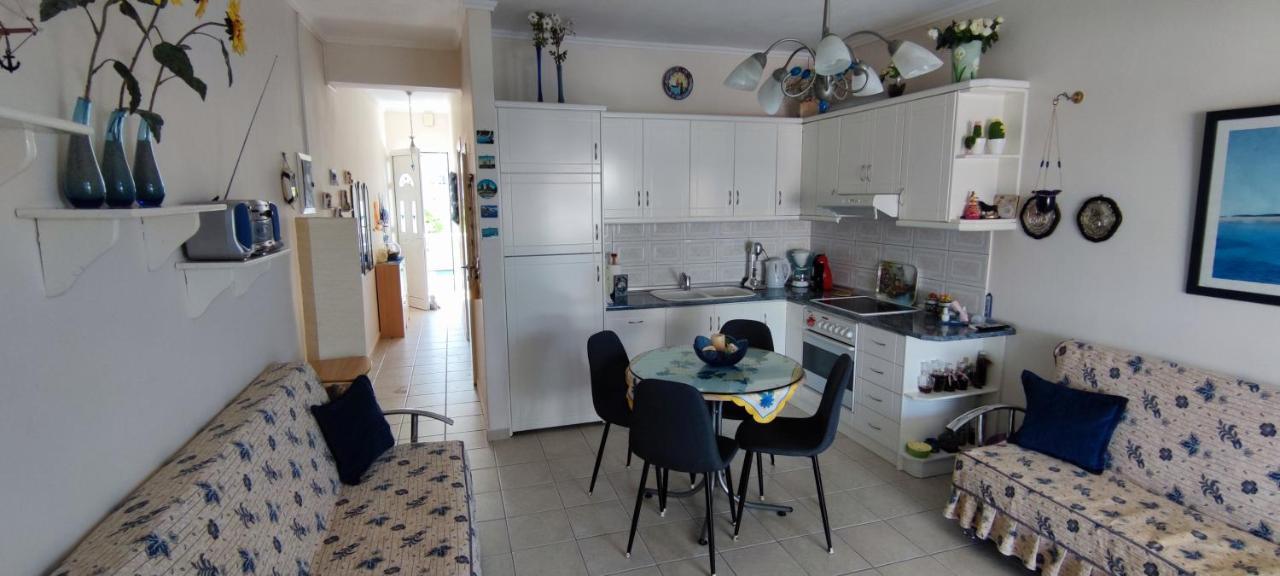 Sunflower Apartment Néa Péramos Екстериор снимка
